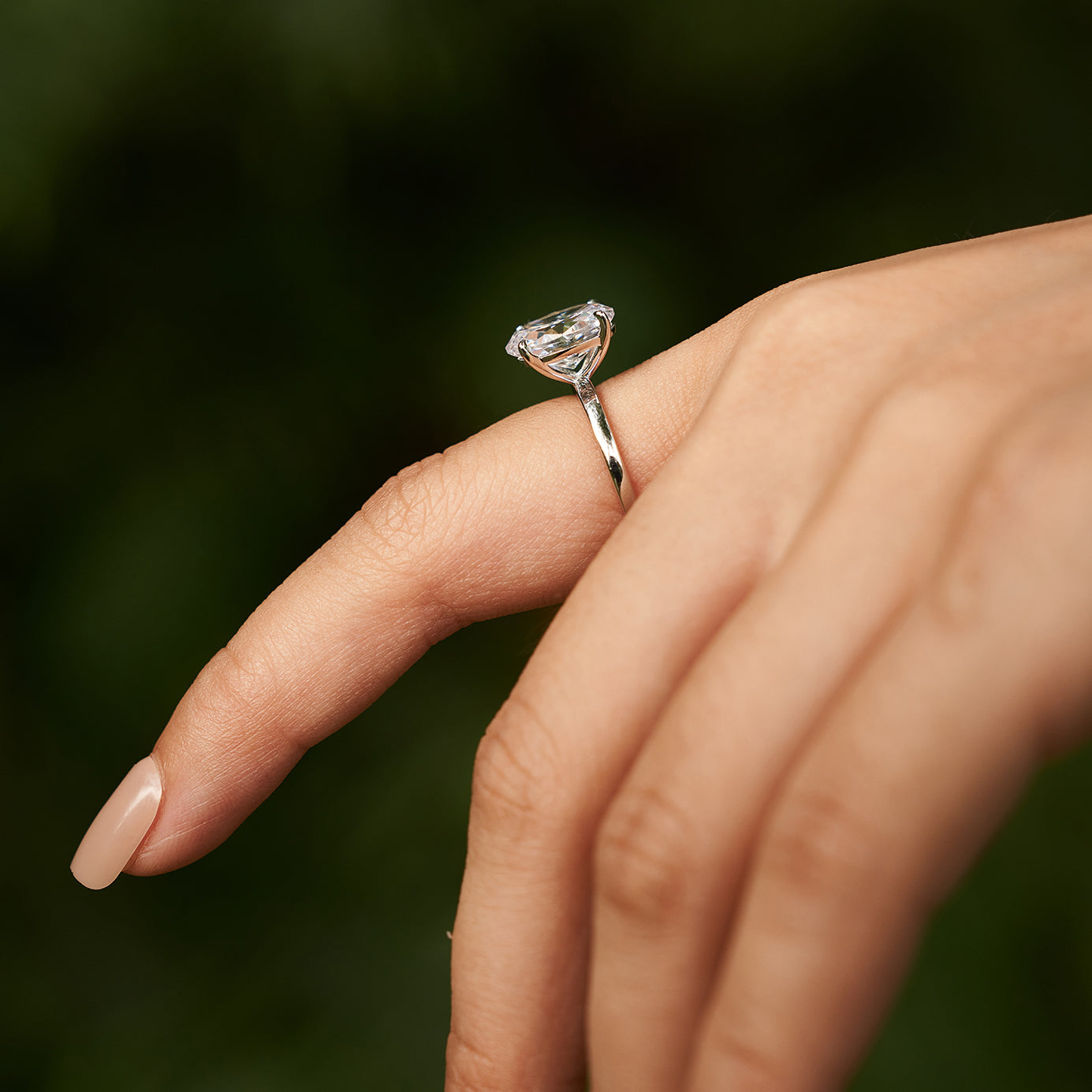 1.5CT/2CT Moissanite Solitaire Oval Engagement Rings for Women