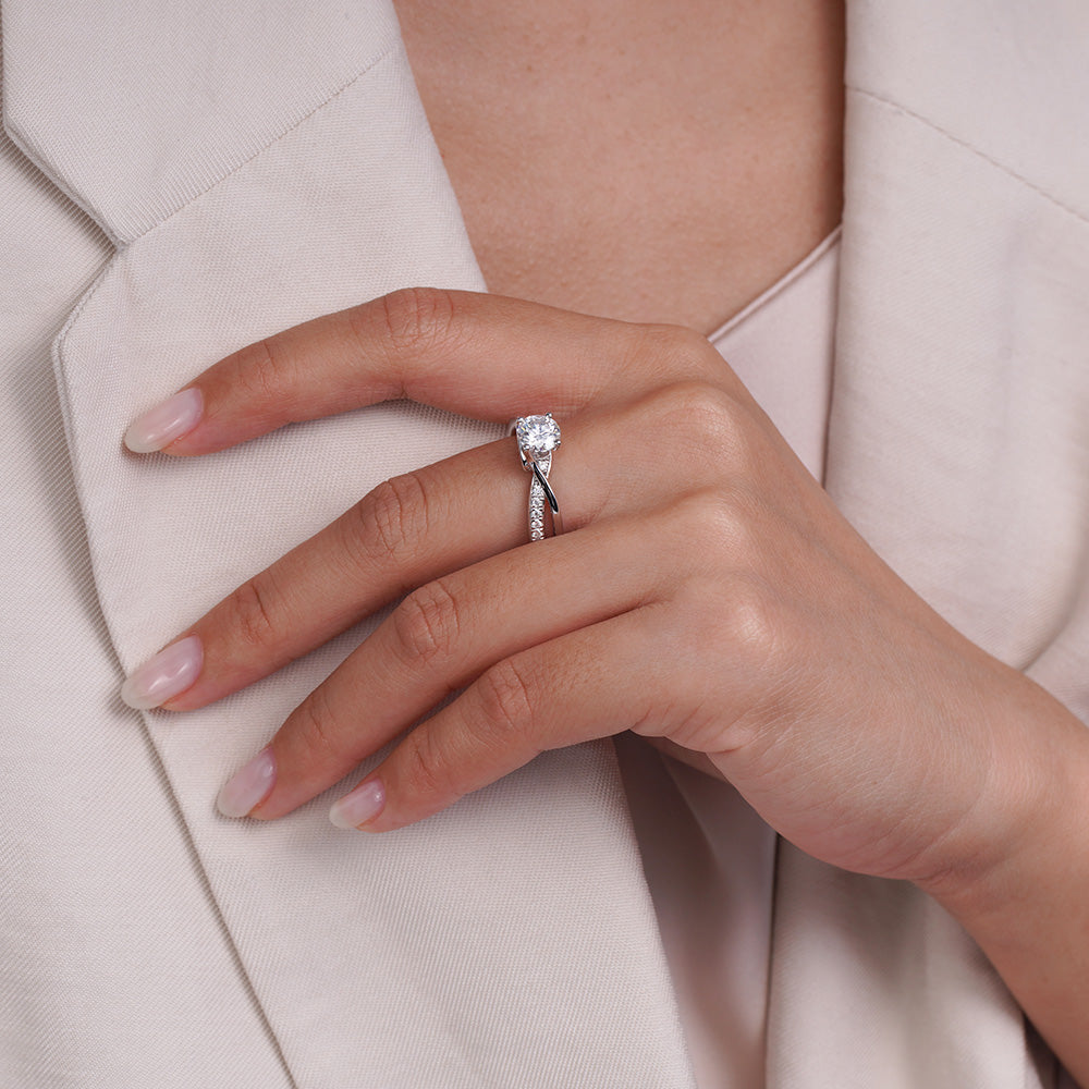 Lab Grown Diamond Circle Crossed Engagement Ring for Women